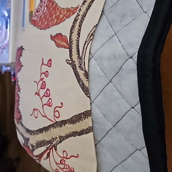 Leaf Patterned Beige Tea Cozy - Picture 3 of 3